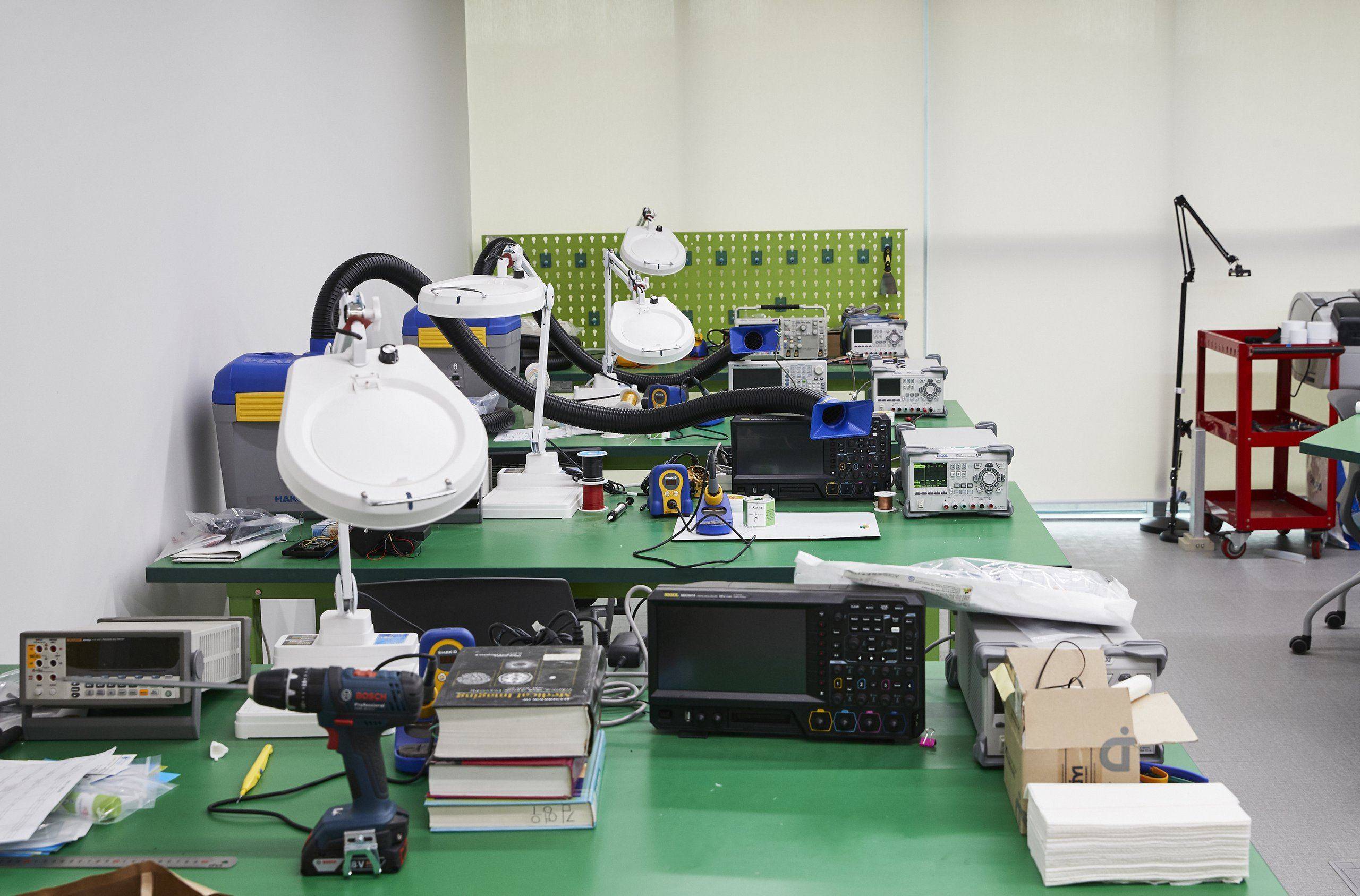 Electronic circuit workbench in the Prototype Fabrication Support Lab